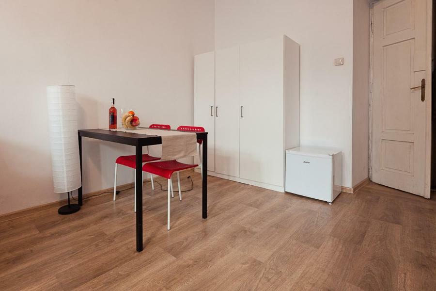 Umbrella Guest Rooms Krakow Bagian luar foto